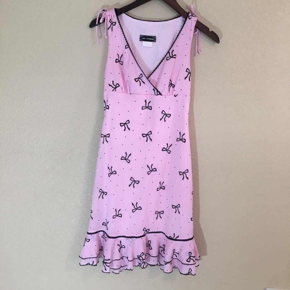 Medium baby pink w/ black bow design dress medium